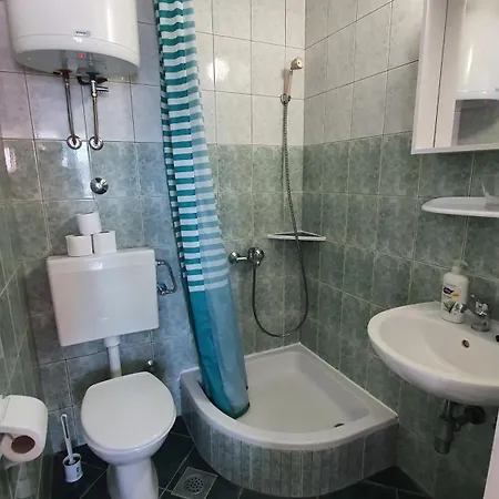 Budget Primorska Pag Town